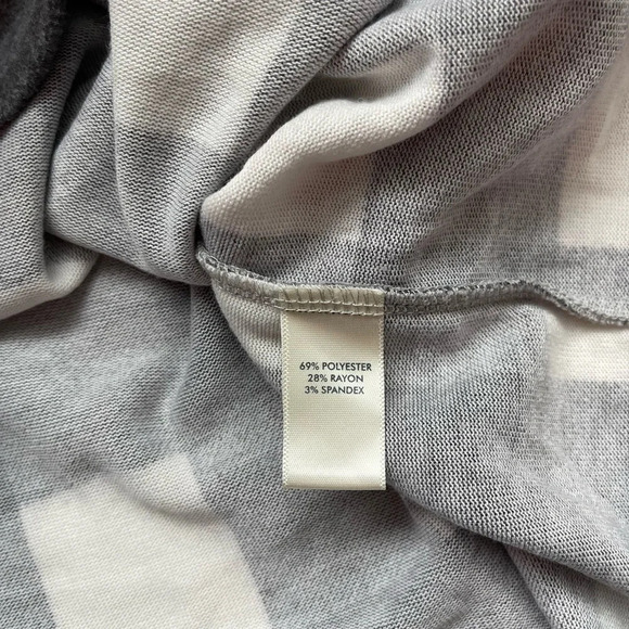 BKE Buckle Gray & White Buffalo Plaid Print Sherpa Pullover Top Medium Women’s - Picture 9 of 10